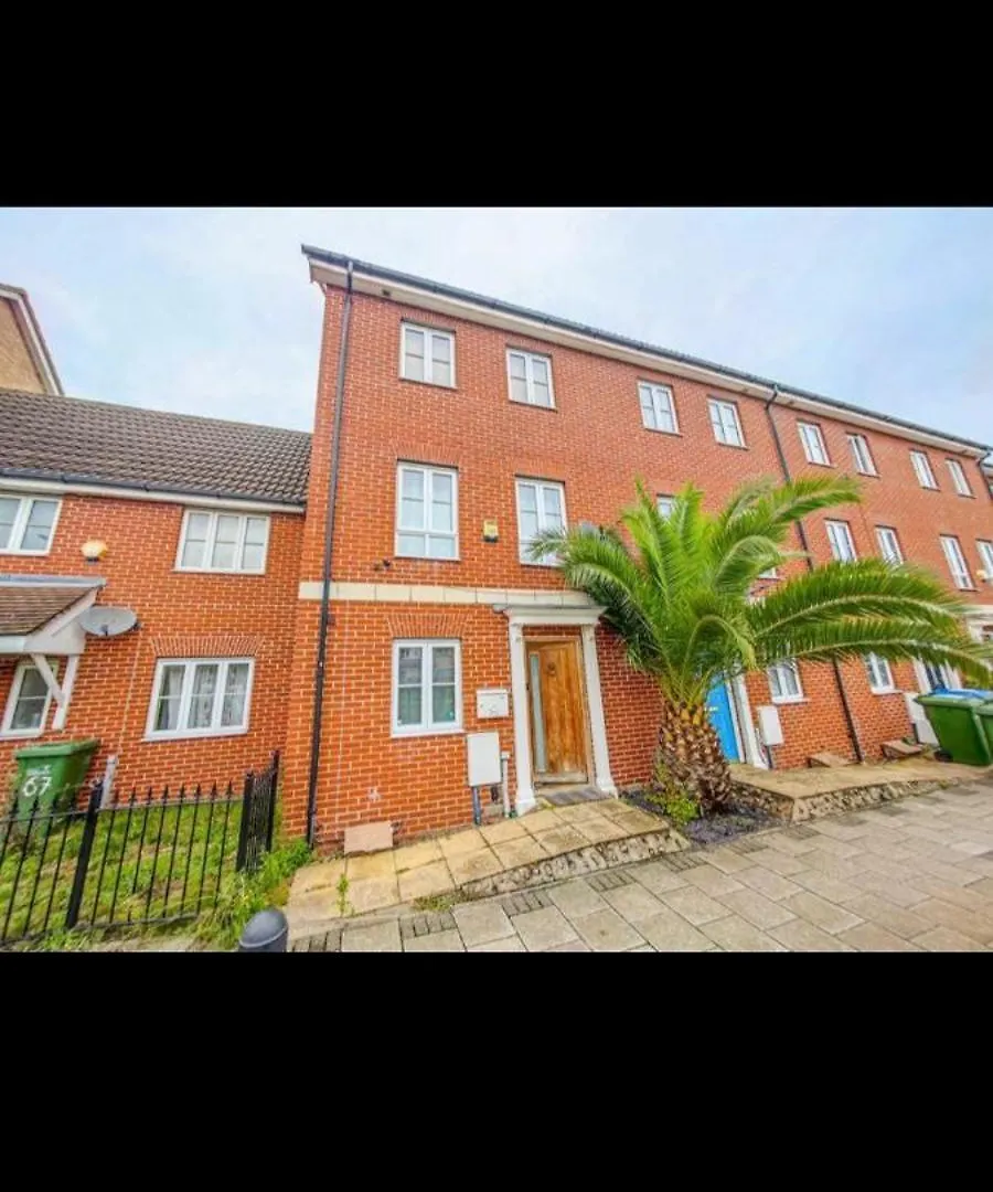 Zenwood Room Thamesmead  United Kingdom